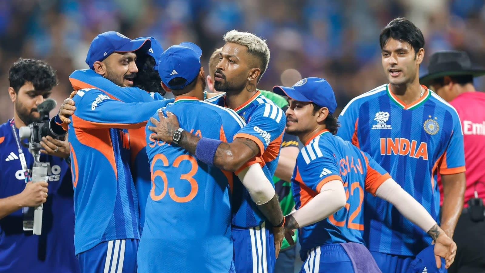 রোমাঞ্চকর লড়াইয়ে ইংল্যান্ডকে হারিয়ে ফাইনালে ভারত