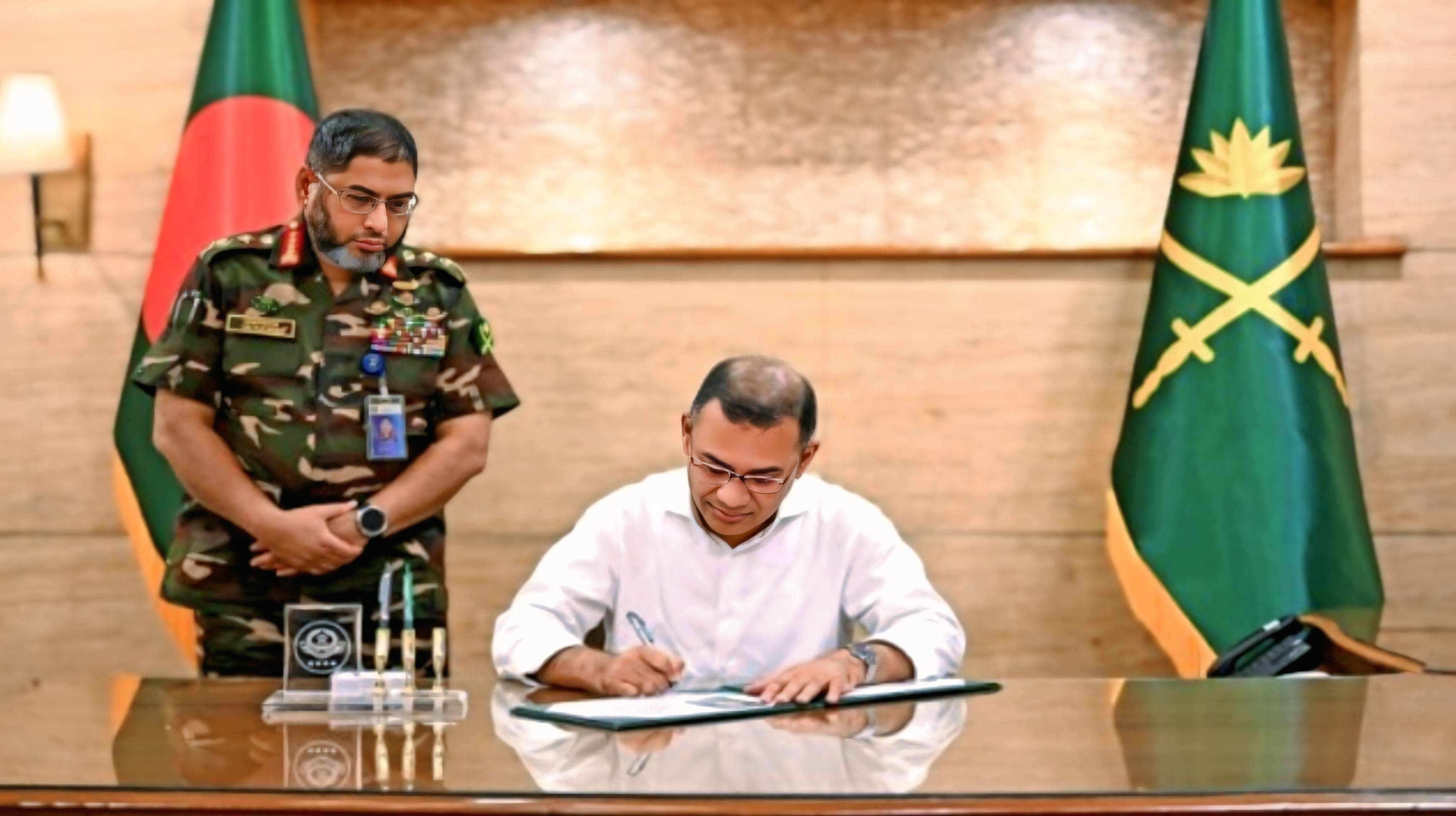 রাজনৈতিক বিবেচনা নয়, সেনাবাহিনীতে পদোন্নতিতে মেধার গুরুত্ব দেওয়ার নির্দেশ প্রধানমন্ত্রীর