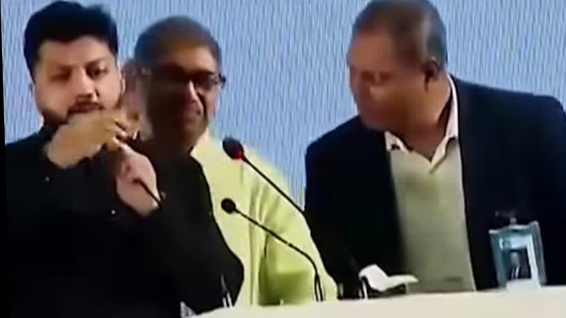 জুলাইয়ের অনুষ্ঠান থেকে ক্ষোভ প্রকাশ করে বেরিয়ে গেলেন এনসিপি নেতৃত্ব